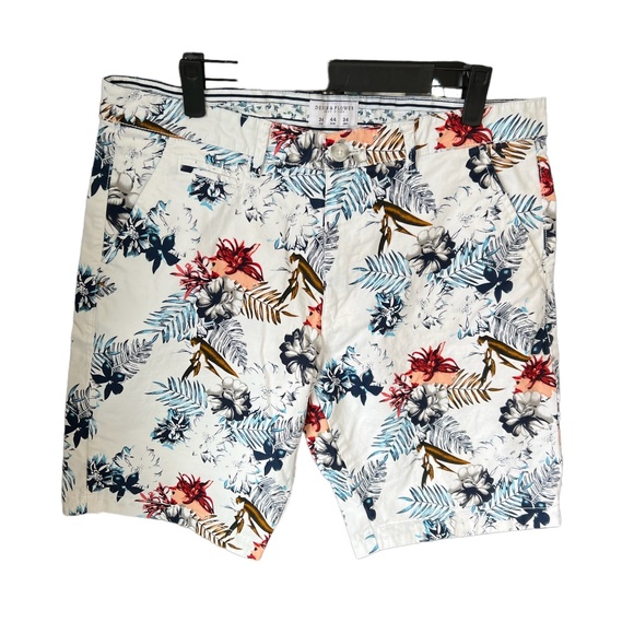 Denim & Flower Other - Denim & Flower Men's Power Stretch shorts size 34, white with flowers